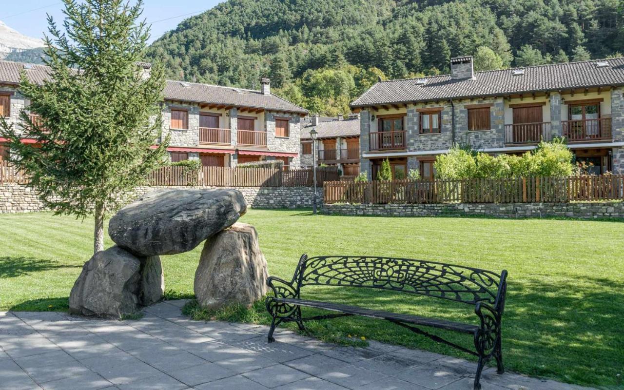 Casa Collarada Confort Villanua Ngoại thất bức ảnh
